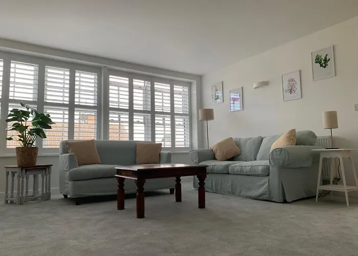Newly Refurbished Uplyme Getaway